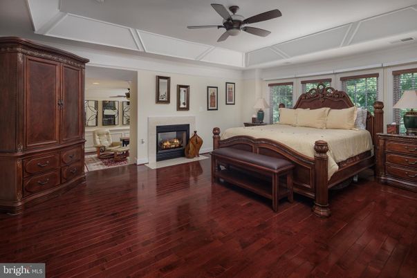 Bedroom, Fireplace, Interior, Recessed Lighting, Wood Texture Flooring