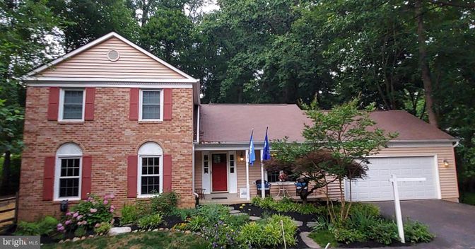 Attached, Exterior, Facade, Brick Facade, Brick Traditional