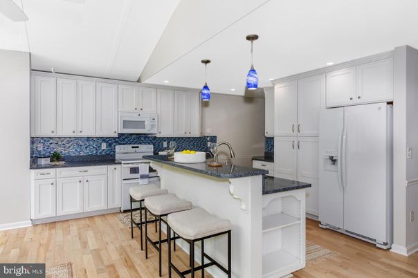 Interior, Kitchen, Pendant Lights, Recessed Lighting, Wood Texture Flooring
