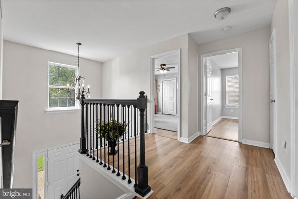 Interior, Pendant Lights, Wood Texture Flooring