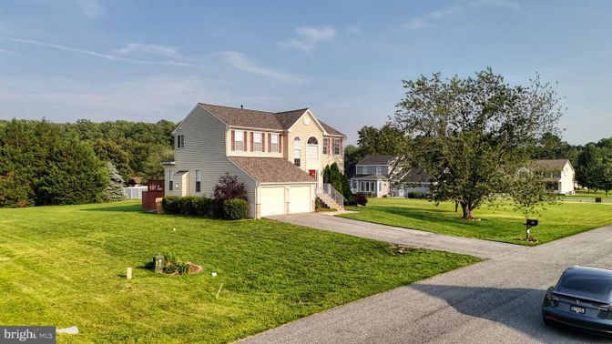 Attached, Backyard, Exterior, Facade, Brick Facade, Queen Anne Victorian
