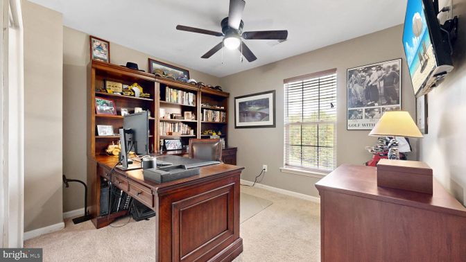 Home Office, Interior