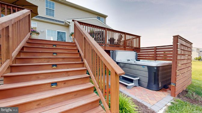 Exterior, Hot Tub