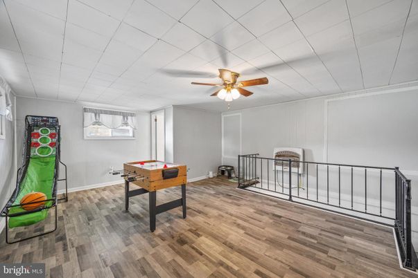 Game Room, Interior, Wood Texture Flooring