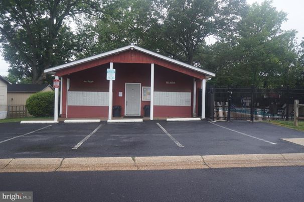 Exterior, Facade, None