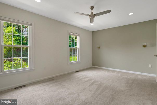 Empty room, Interior, Recessed Lighting