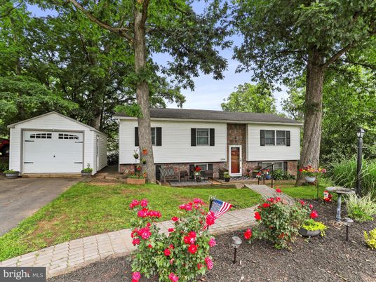 Backyard, Detached Garage, Exterior