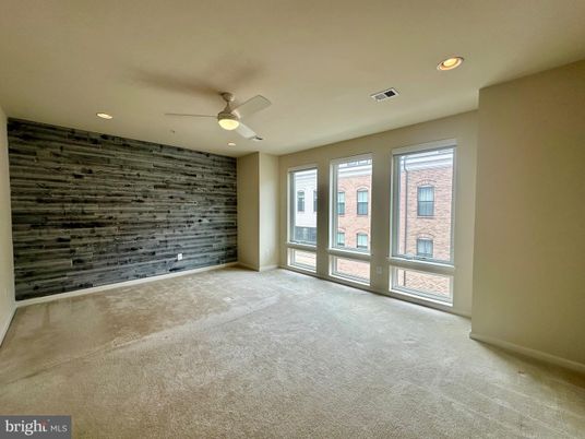 Empty room, Interior, Recessed Lighting
