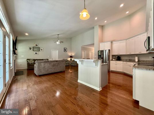 Interior, Kitchen, Living room, Pendant Lights, Recessed Lighting, Wood Texture Flooring