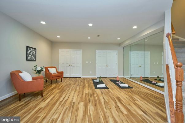 Fitness Equipment, Interior, Recessed Lighting, Wood Texture Flooring