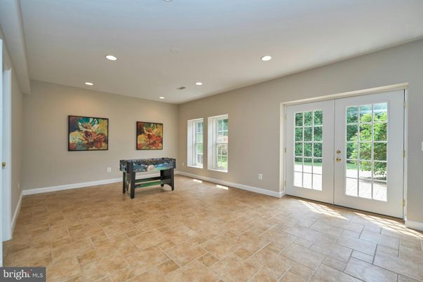 Empty room, Game Room, Interior, Recessed Lighting