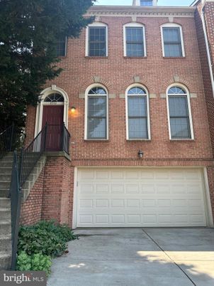 Attached, Exterior, Facade, Brick Facade, Rowhouse