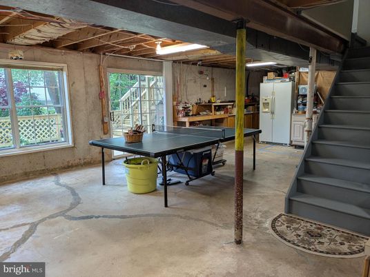 Game Room, Interior