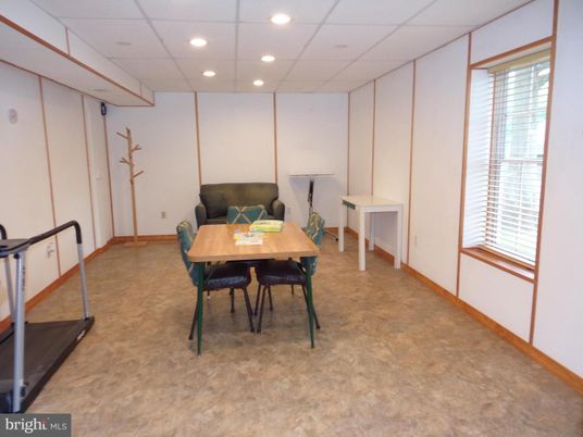Dining room, Interior, Recessed Lighting