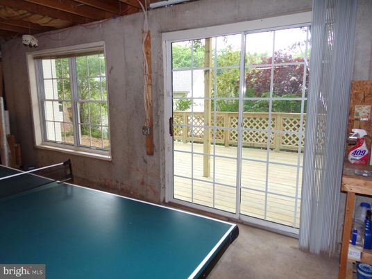 Game Room, Interior