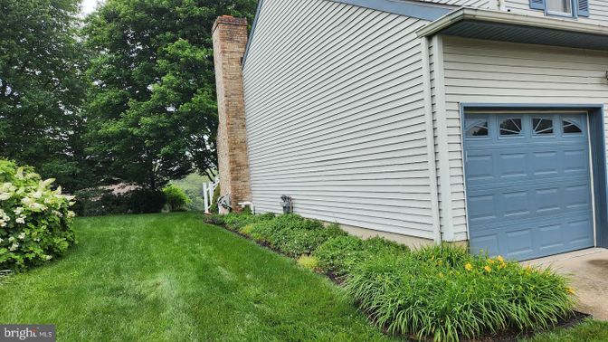 Backyard, Detached Garage, Exterior