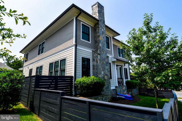 Exterior, Facade, American Foursquare