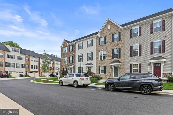 Exterior, Facade, Brick Facade, Rowhouse