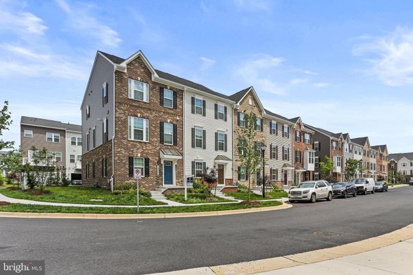 Exterior, Facade, Brick Facade, Rowhouse