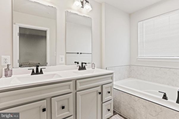 Bathroom, Dual Sink Vanities, Interior