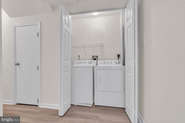 Interior, Utility Closets, Washer, Wood Texture Flooring