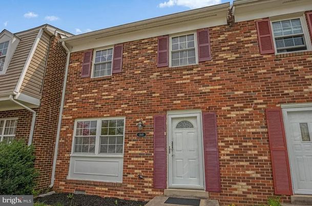 Exterior, Facade, Brick Facade, Georgian