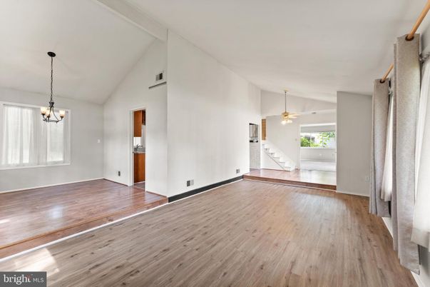 Empty room, Interior, Pendant Lights, Wood Texture Flooring
