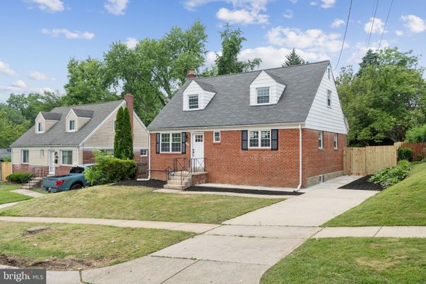 Attached, Exterior, Facade, Brick Facade, Cape Cod