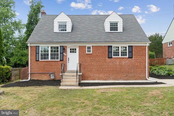 Exterior, Facade, Brick Facade, Cape Cod