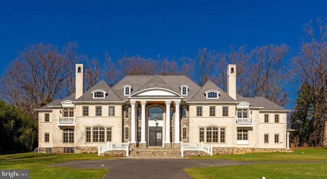Exterior, Facade, French Provincial