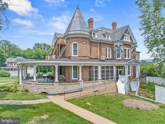 Exterior, Facade, Brick Facade, Queen Anne Victorian