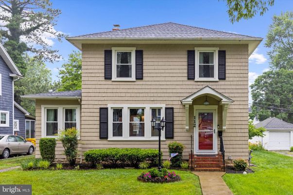 Exterior, Facade, American Foursquare
