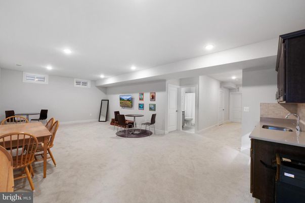 Dining room, Interior, Recessed Lighting