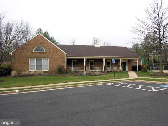 Exterior, Facade, Brick Facade, Ranch