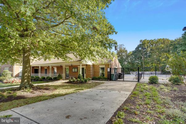 Exterior, Facade, Brick Facade, Ranch
