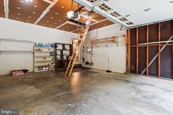 Garage, Interior