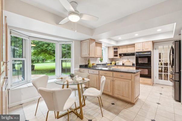 Dining room, Interior, Kitchen, Recessed Lighting