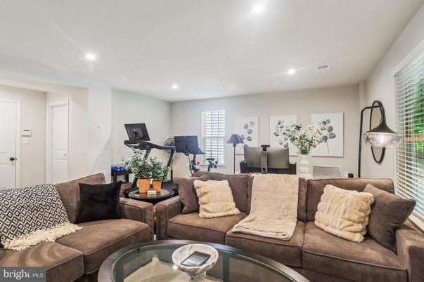 Fitness Equipment, Interior, Living room, Recessed Lighting