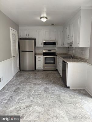 Interior, Kitchen, Marble, Stainless Steel Appliances