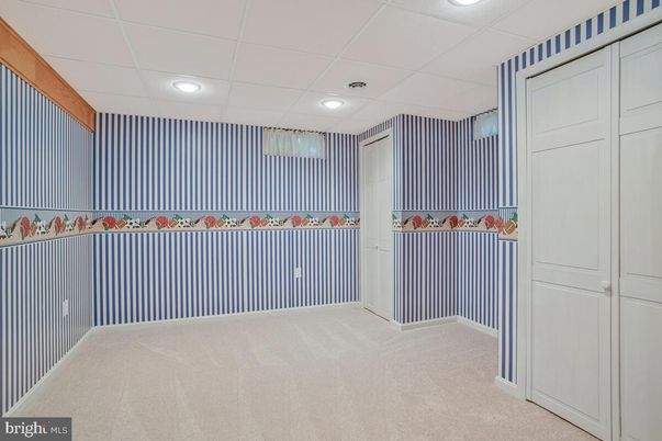 Empty room, Interior, Recessed Lighting