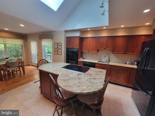 Dining room, Interior, Kitchen, Recessed Lighting, Wood Texture Flooring