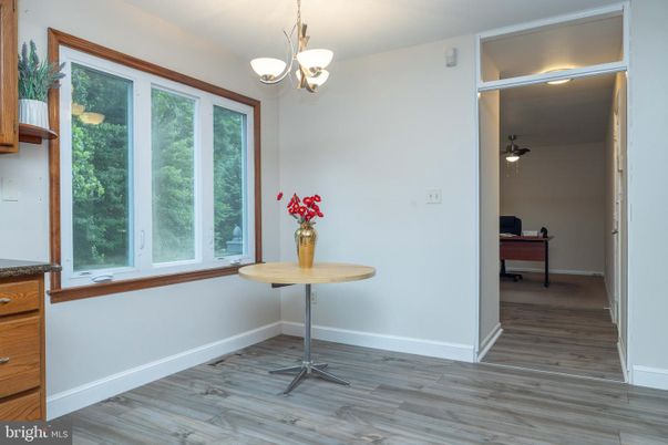 Interior, Pendant Lights, Wood Texture Flooring