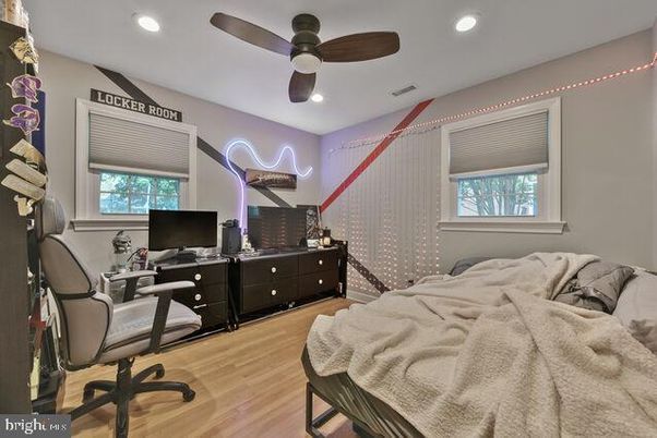 Bedroom, Home Office, Interior, Recessed Lighting, Wood Texture Flooring