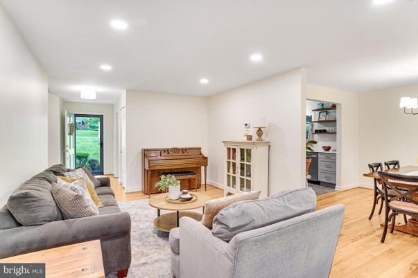 Interior, Living room, Piano, Recessed Lighting, Wood Texture Flooring