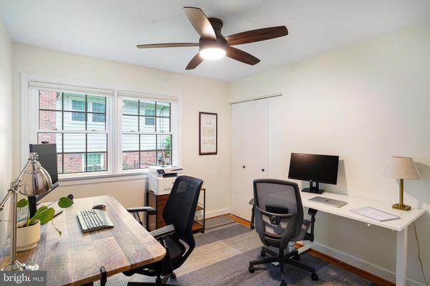 Home Office, Interior