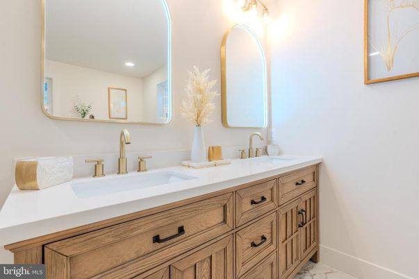 Bathroom, Dual Sink Vanities, Interior, Marble, Recessed Lighting