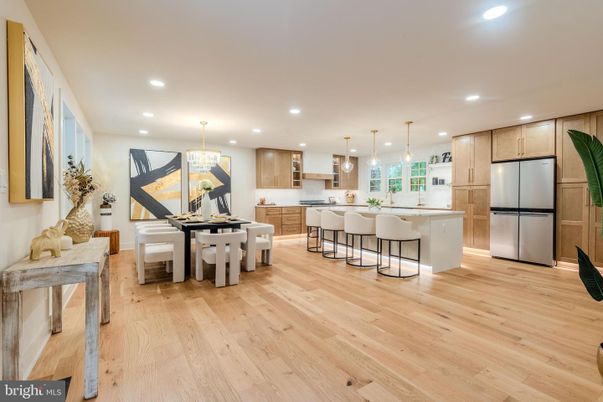 Chandelier, Dining room, Interior, Kitchen, Pendant Lights, Recessed Lighting, Wood Texture Flooring