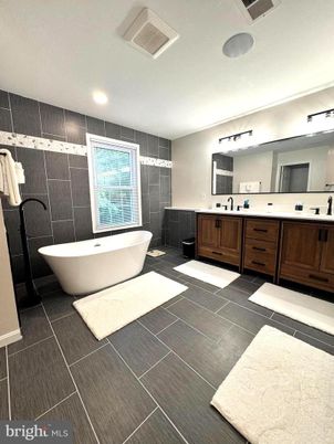 Bathroom, Dual Sink Vanities, Free Standing Baths, Interior, Recessed Lighting