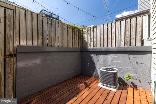 Exterior, Wood Texture Flooring