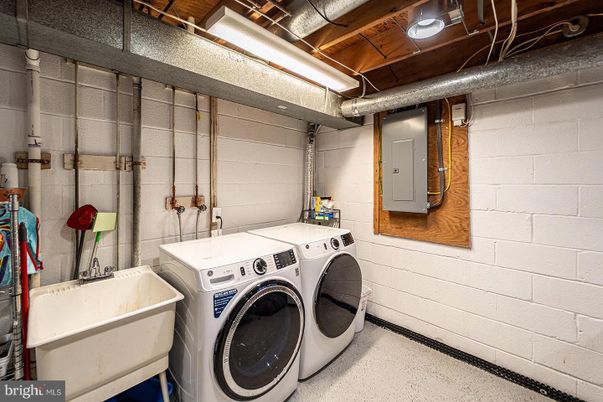 Interior, Stone Walls, Washer